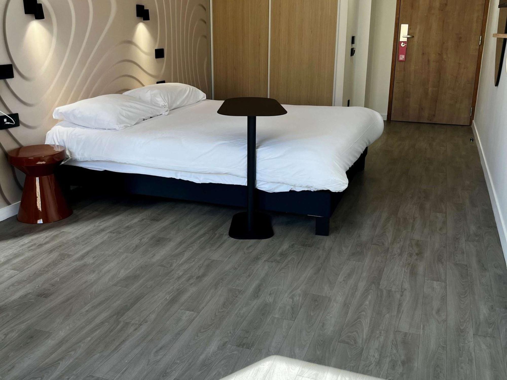 Ibis Styles Cabries Aix-En-Provence Tgv Hotell Exteriör bild