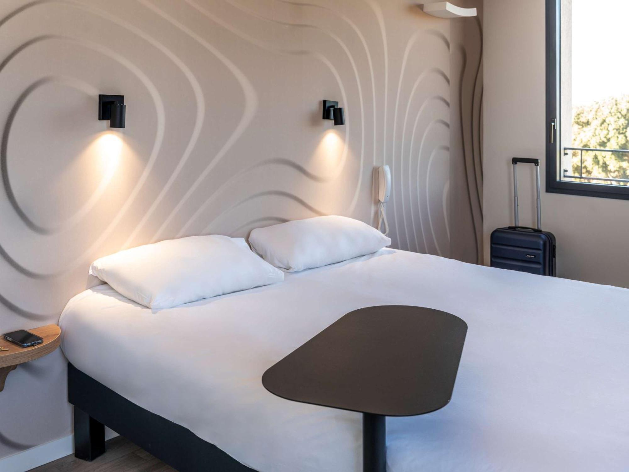 Ibis Styles Cabries Aix-En-Provence Tgv Hotell Exteriör bild