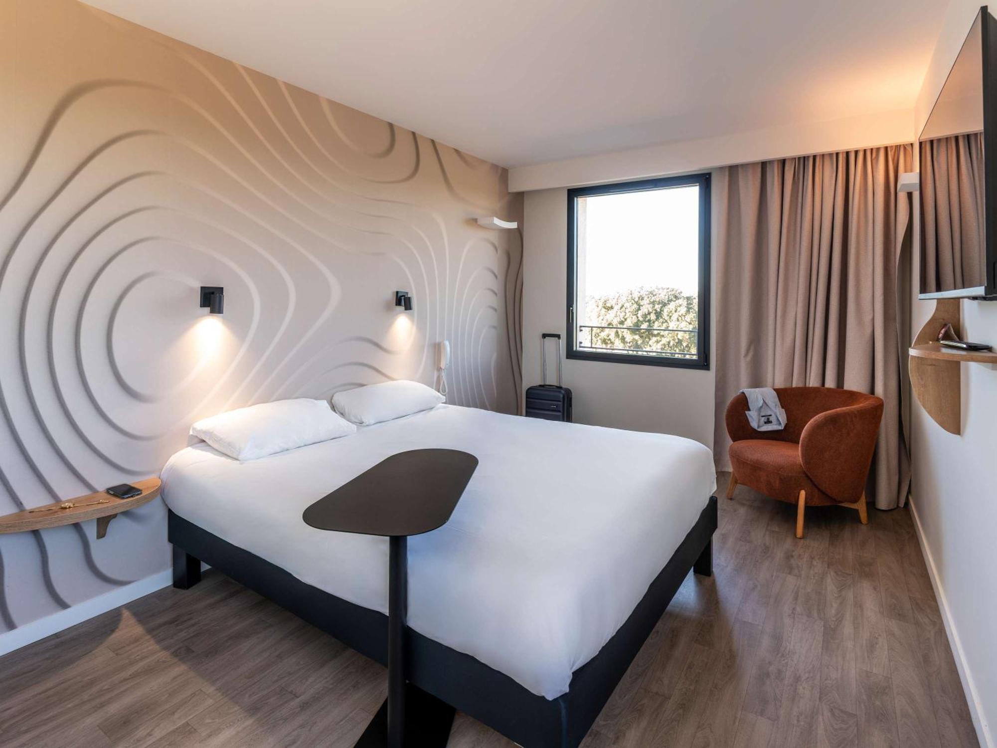 Ibis Styles Cabries Aix-En-Provence Tgv Hotell Exteriör bild