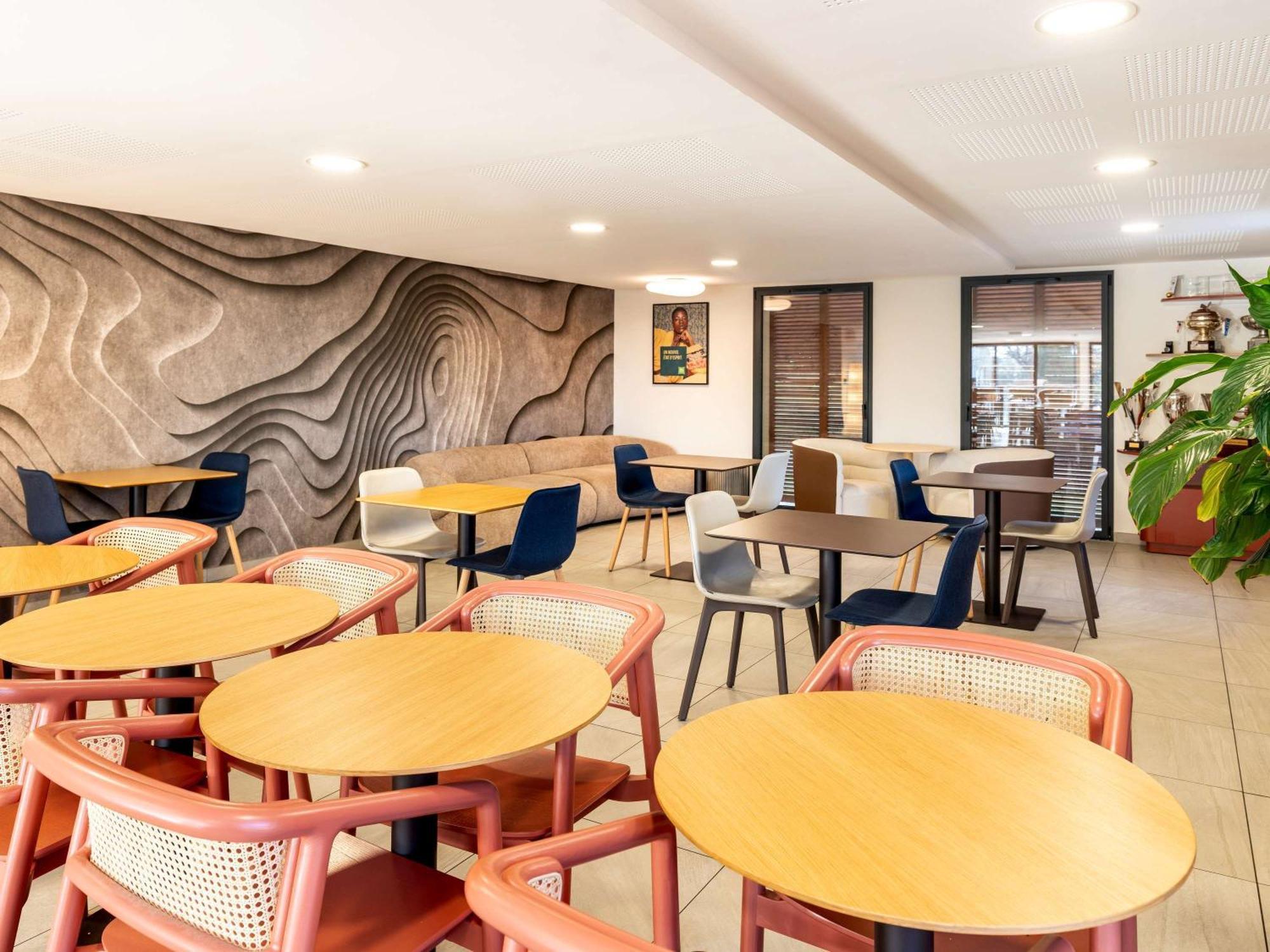 Ibis Styles Cabries Aix-En-Provence Tgv Hotell Exteriör bild