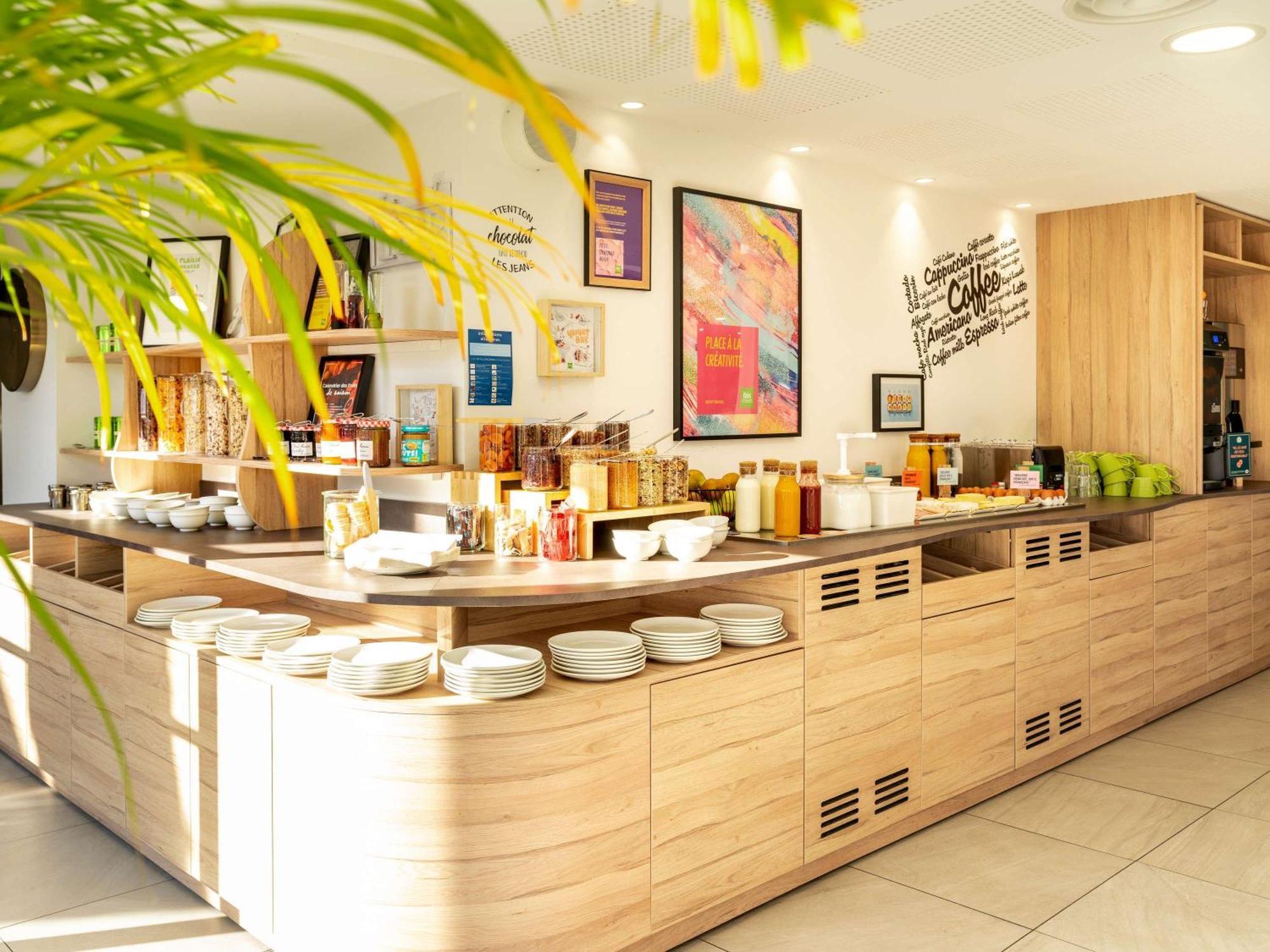 Ibis Styles Cabries Aix-En-Provence Tgv Hotell Exteriör bild
