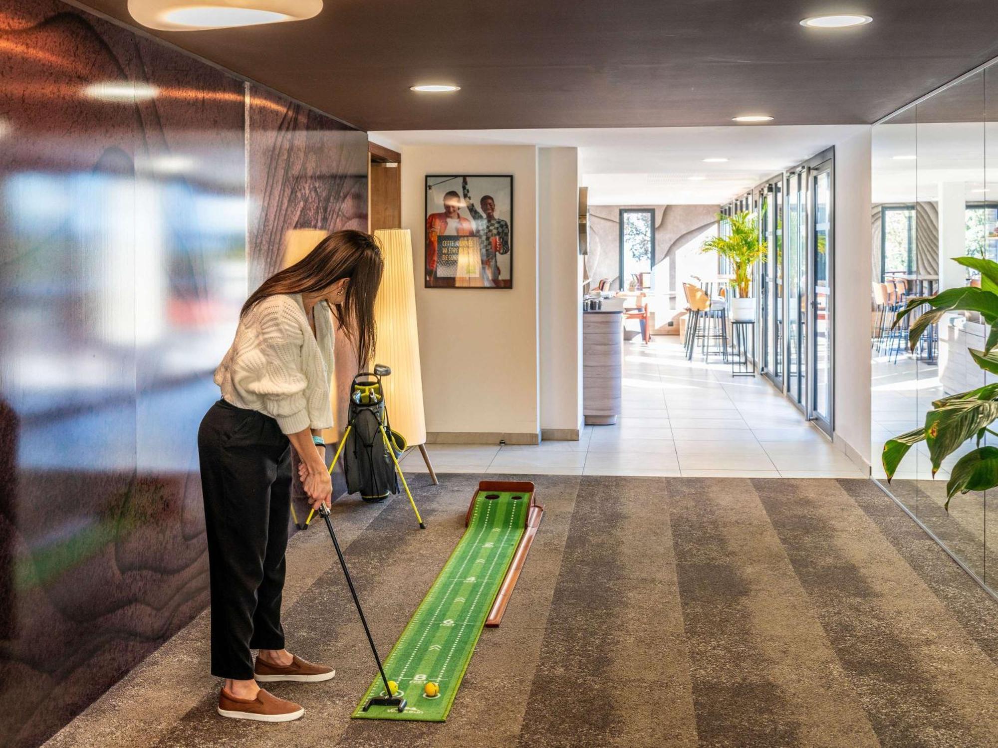 Ibis Styles Cabries Aix-En-Provence Tgv Hotell Exteriör bild