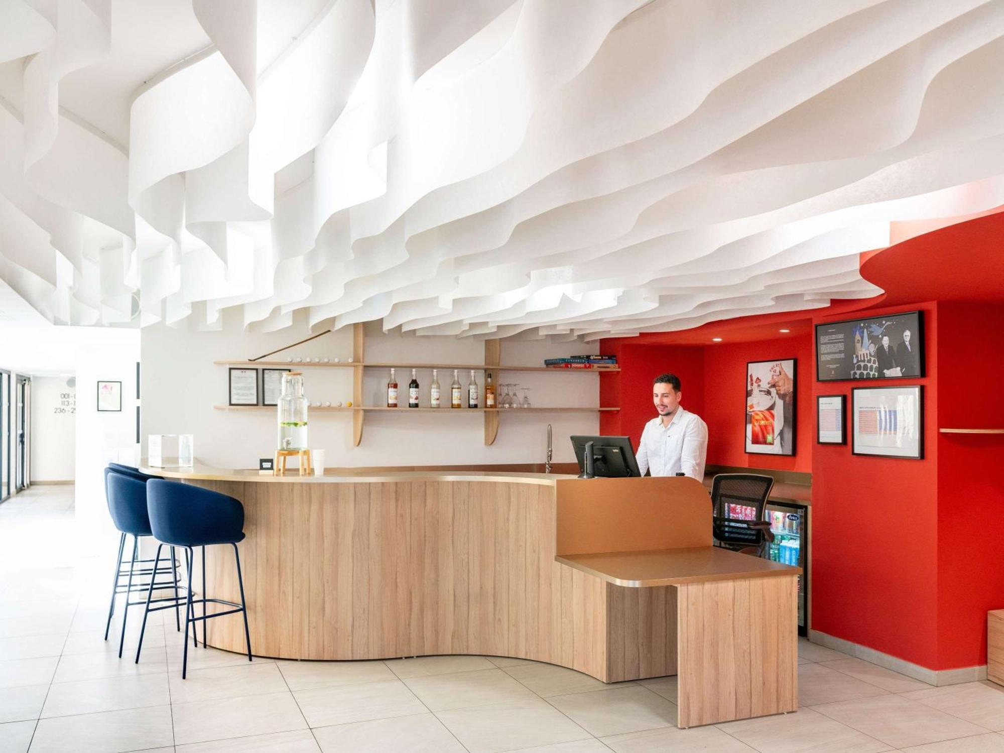 Ibis Styles Cabries Aix-En-Provence Tgv Hotell Exteriör bild